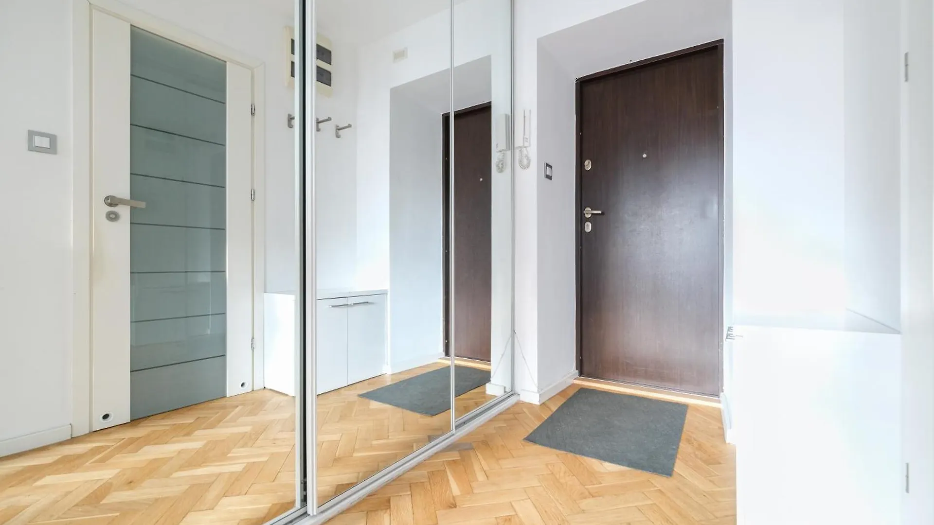 Home Dream Apartamenty Krolewska 43 location
